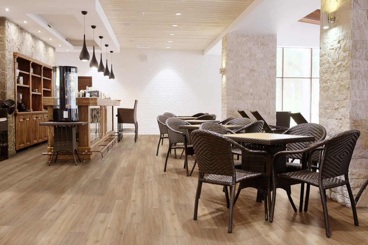 LVT / Línea Áurea / Colección Click / Roble Natural Claro / 37005517